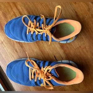 Nike Free 2.0 Women’s Running Shoe. Lightly worn. Size 8.5